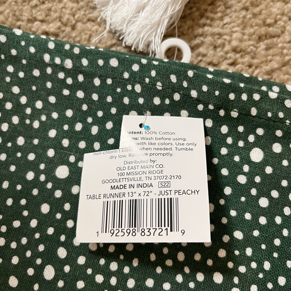 Pattern Placemat and Table Runner Set - Picture 6 of 8